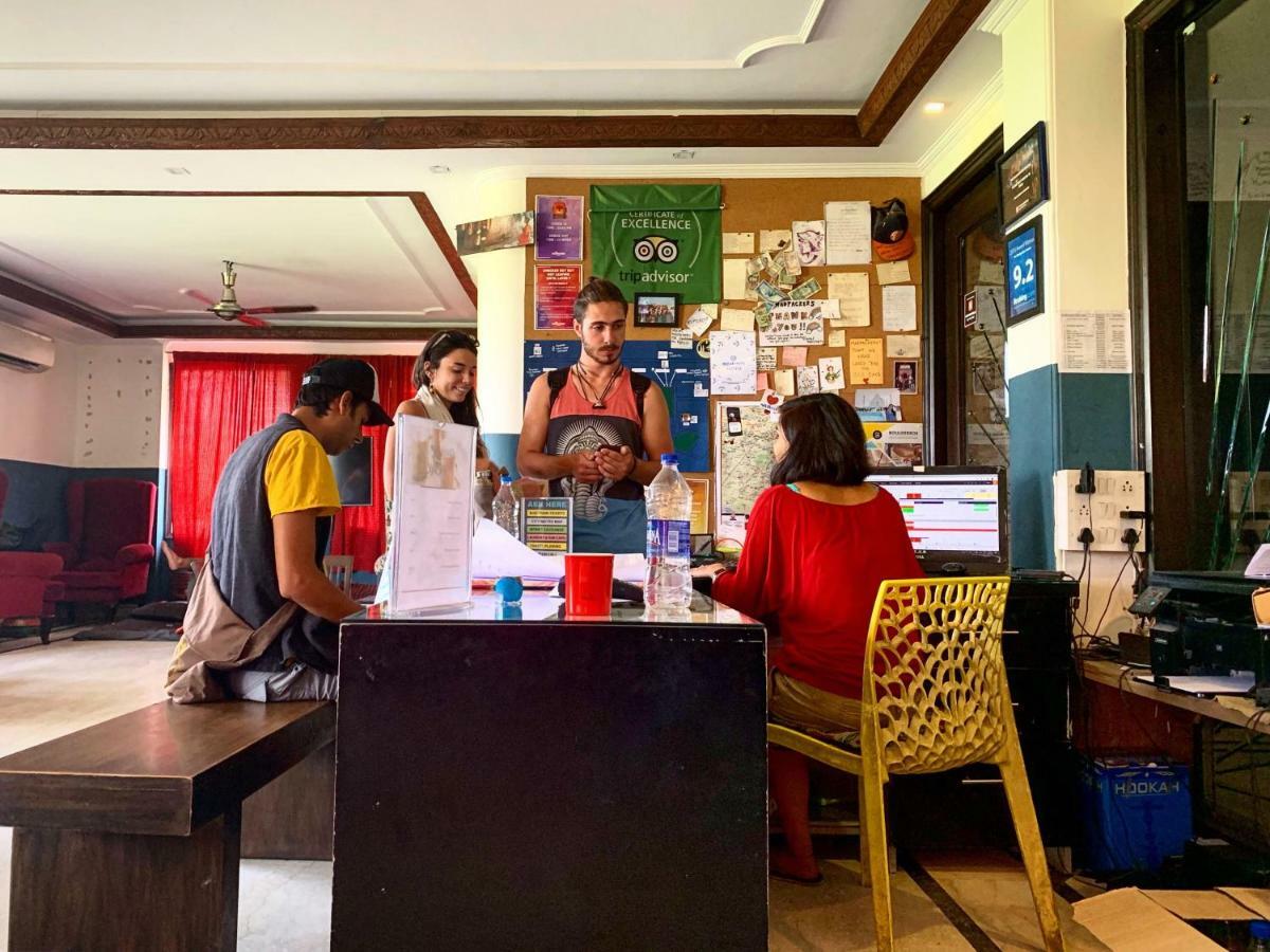 Madpackers Delhi Vandrehjem New Delhi Eksteriør billede